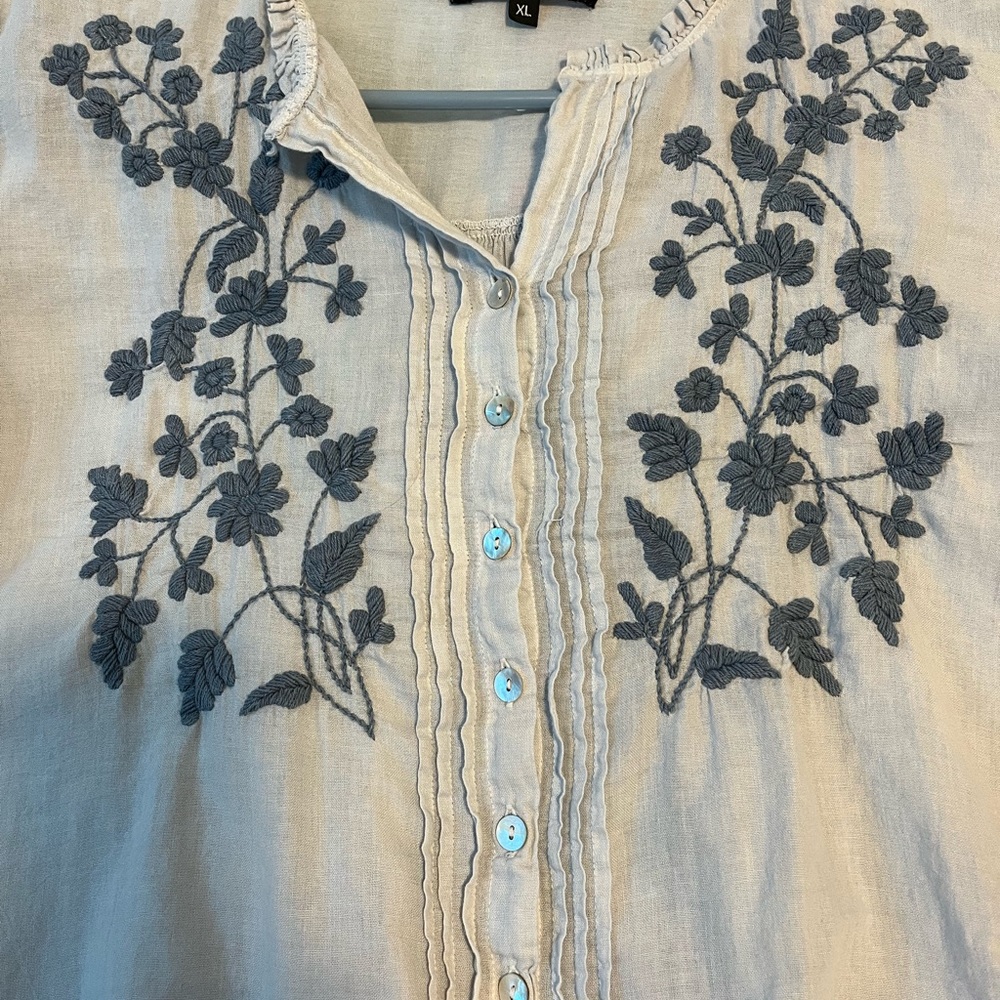 JP and Mattie Atelier, pretty blue embroidered blouse- XL